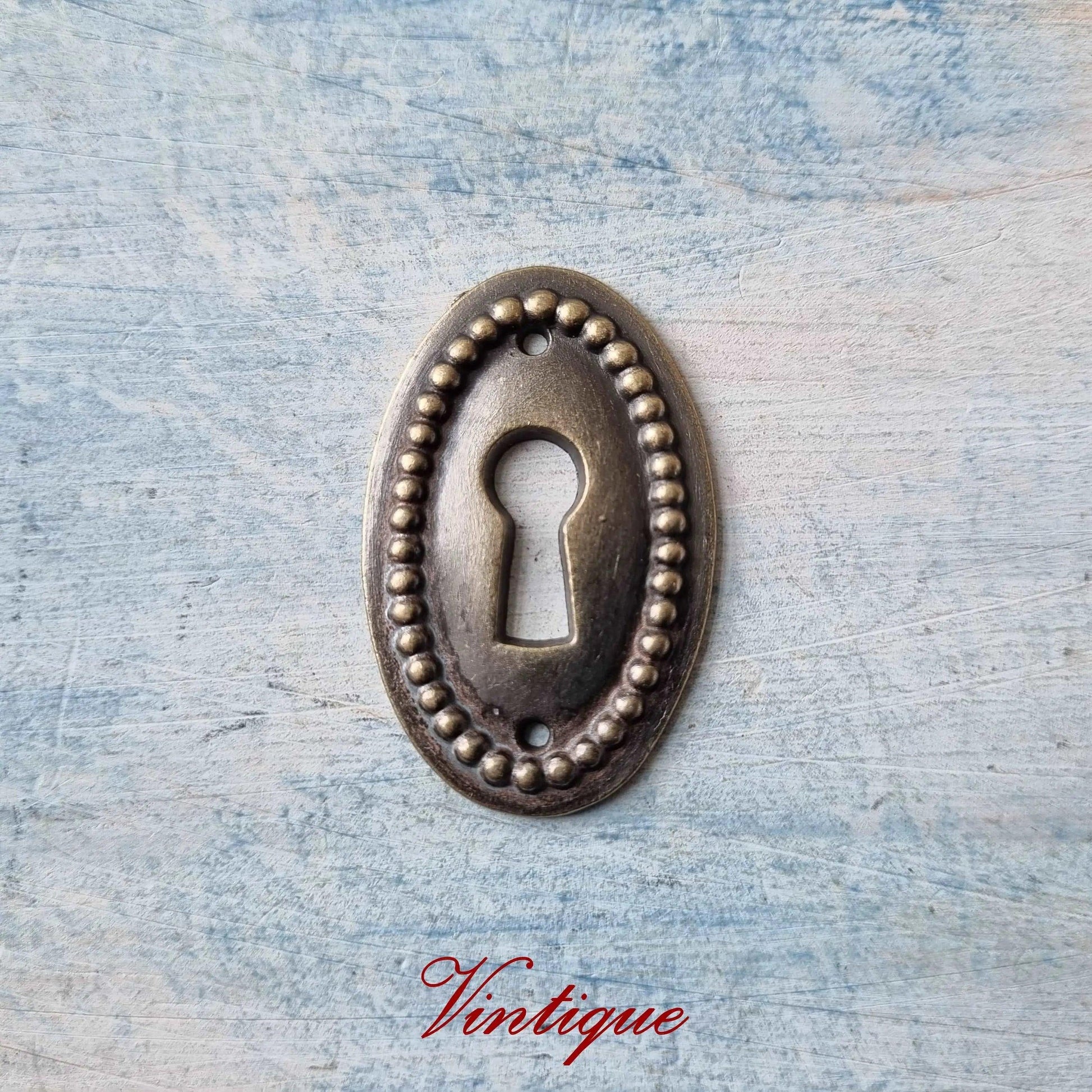 Antique etsucon bronze keyhole cover 38mm x 25mm