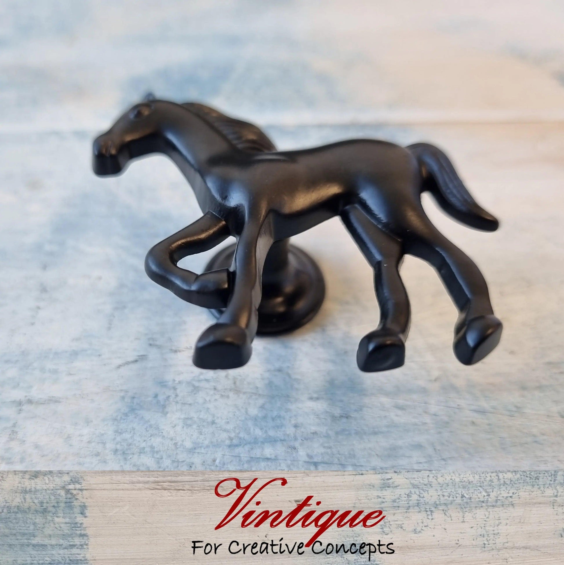 Horse drawer knob pull