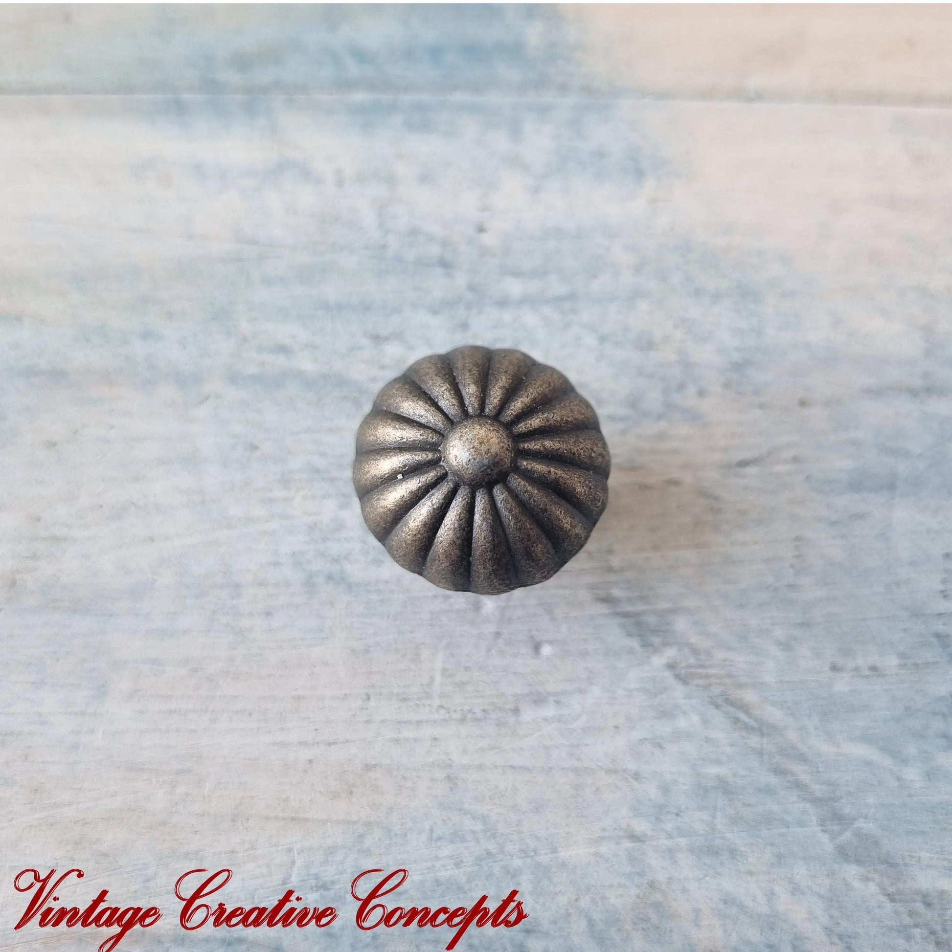 Curved Vintage furniture knob Bronze 18mm - Vintique Concepts