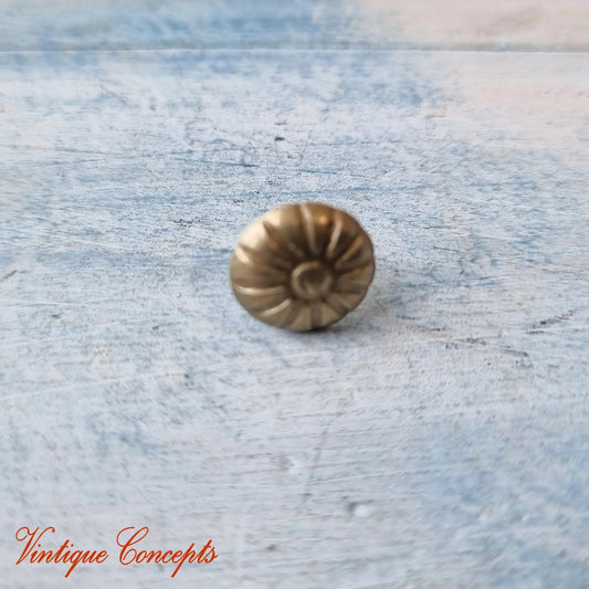 Daisy Push Pins Atq Gold or Upholstery Pins (11mm dia) Pkt of 10 - Vintique Concepts