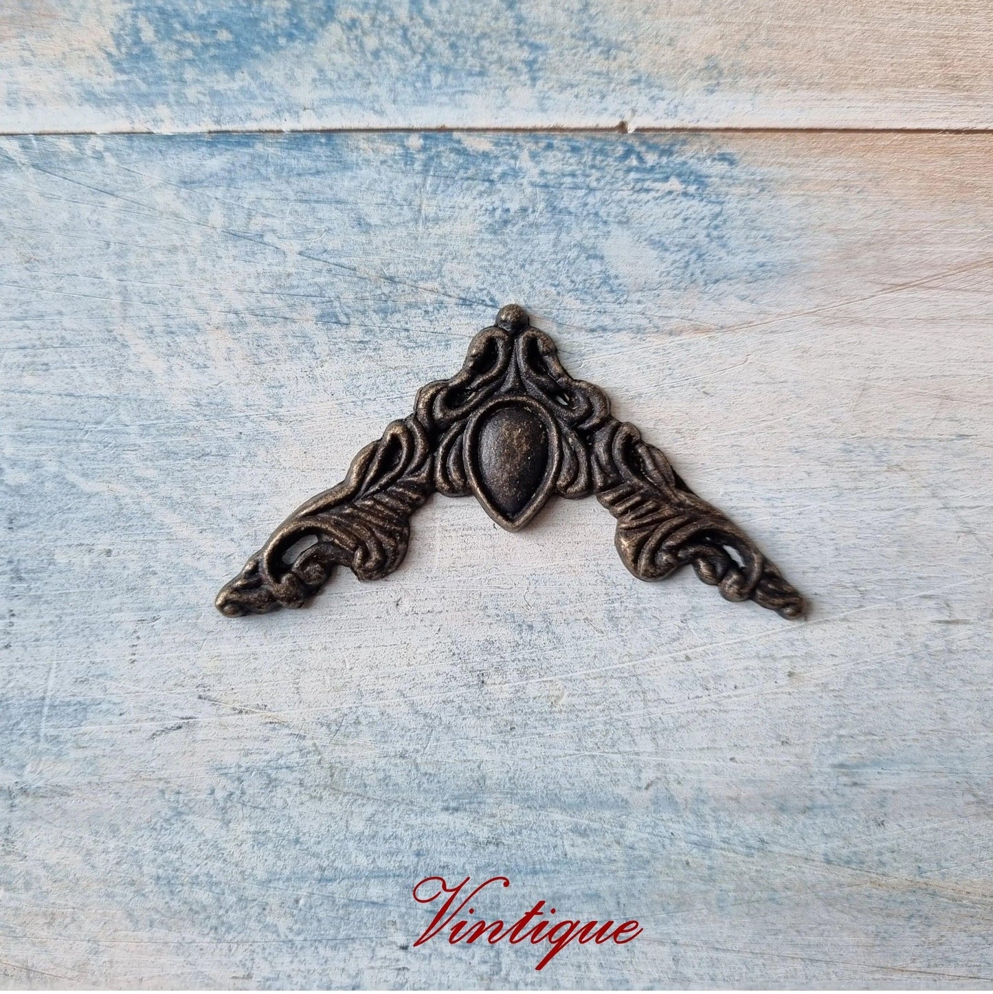 Decorative antique bronze ornate corner 40mm x 40mm  (each)-Vintique Concepts