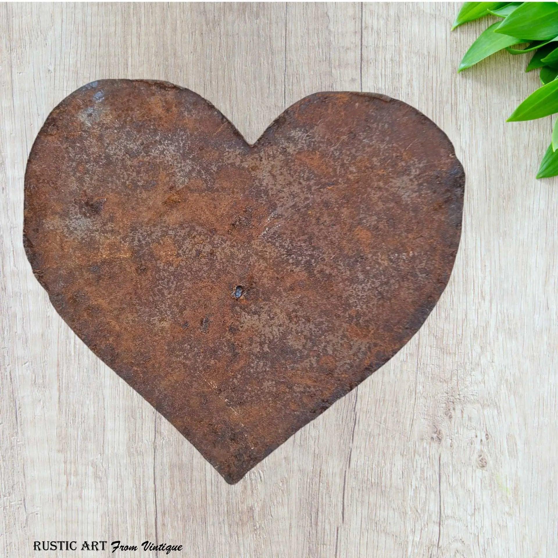 Love heart Rusty metal 160mm x 170mm - Vintique Concepts