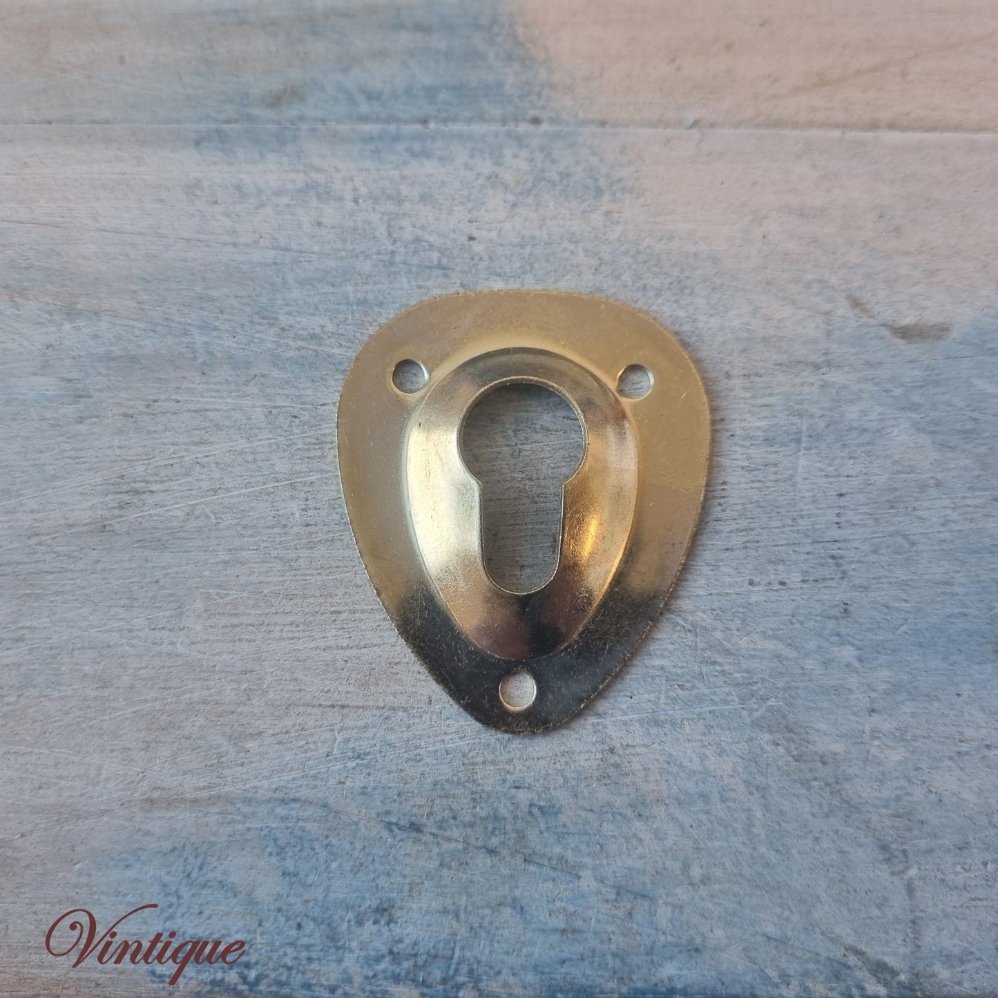 Raised Keyhole Plate / Picture / Mirror hanger 38mm x 45mm-Vintique Concepts