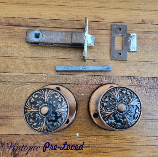 Retro door knob bronze/copper Door set (2 knobs and mechanisim) - Vintique Concepts