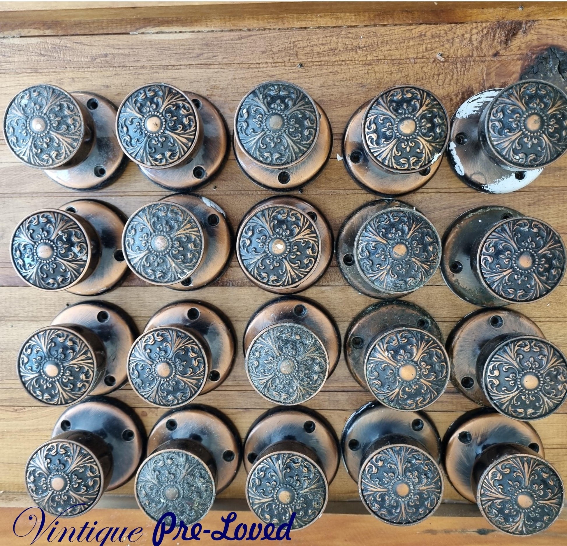 Retro door knob bronze/copper Door set (2 knobs and mechanisim) - Vintique Concepts