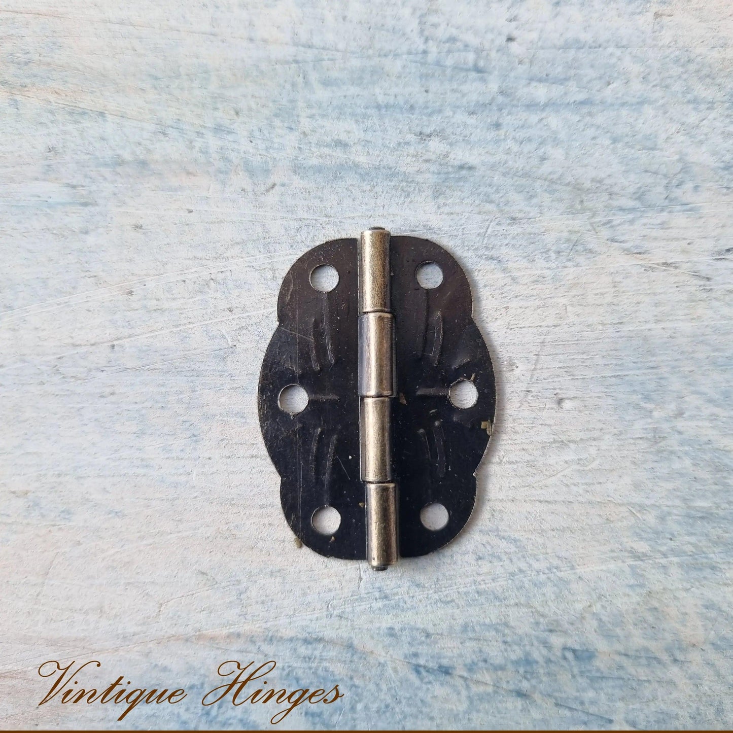 Small curved Ornate Bronze bronze Hinge 30mm x 22mm - Vintique Concepts