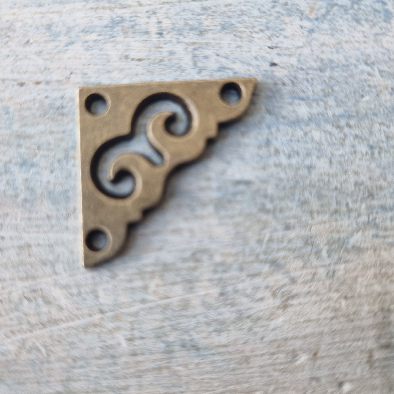 Decorative Hardware - Thick Flat Triangle Fancy Corner 20mm X 20mm