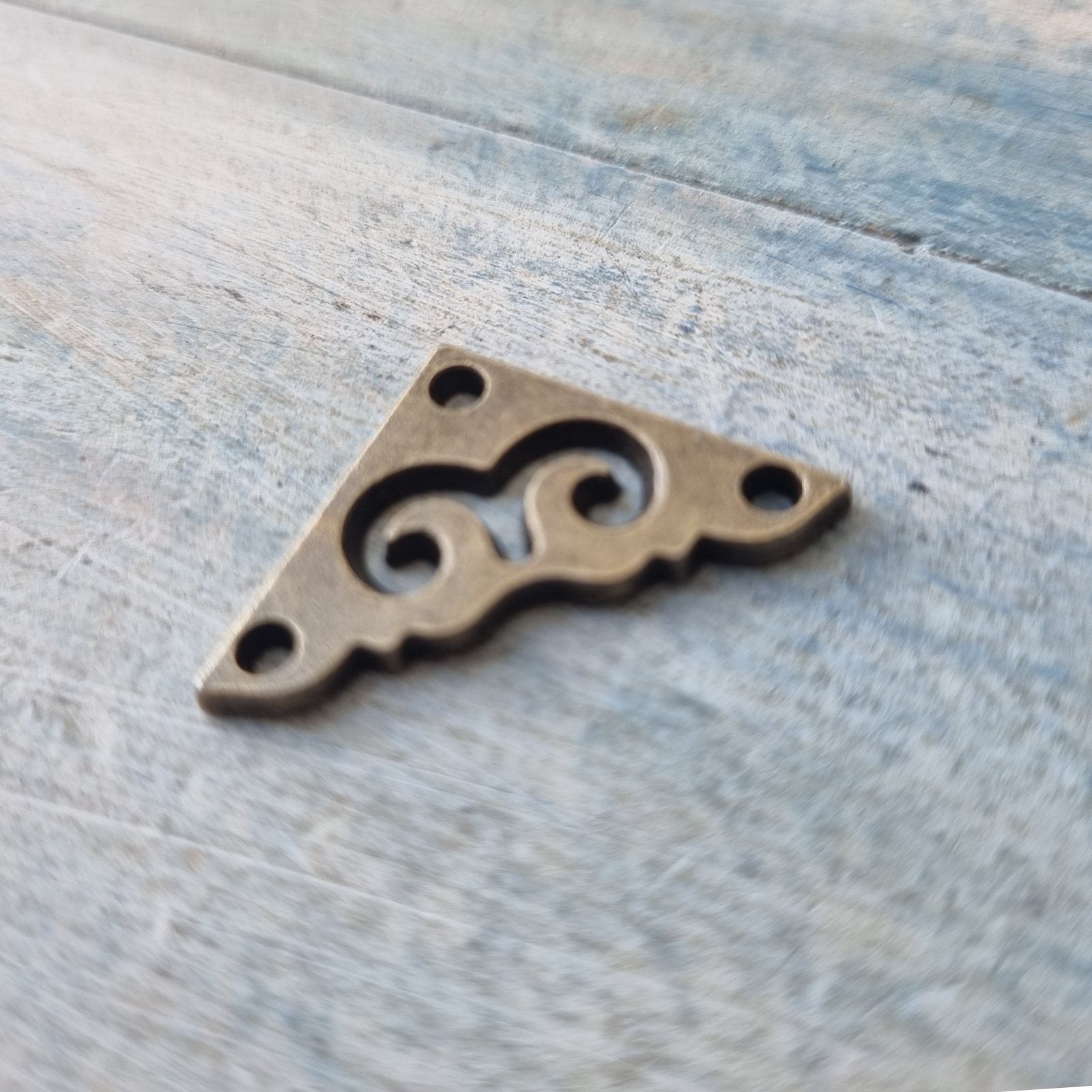 Decorative Hardware - Thick Flat Triangle Fancy Corner 20mm X 20mm