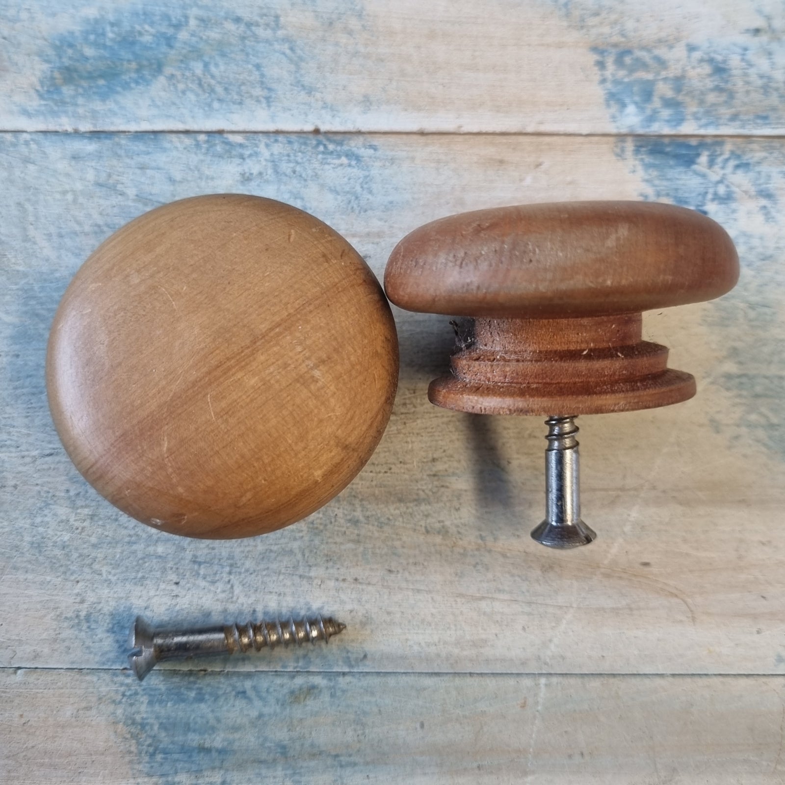 Antique Hardware - (set Of 6) 50mm Round Rimu Wood Drawer Knob -recycled